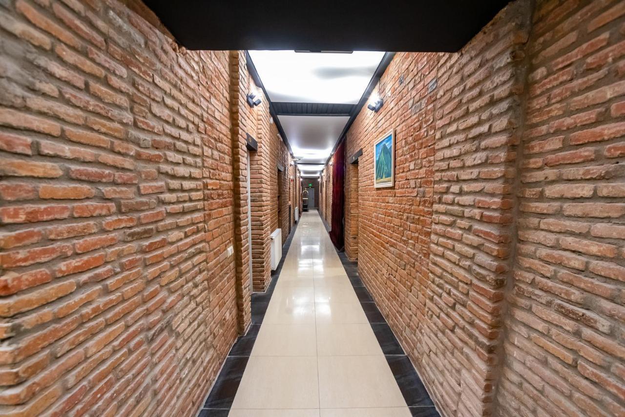 Tiflis Hotel エクステリア 写真