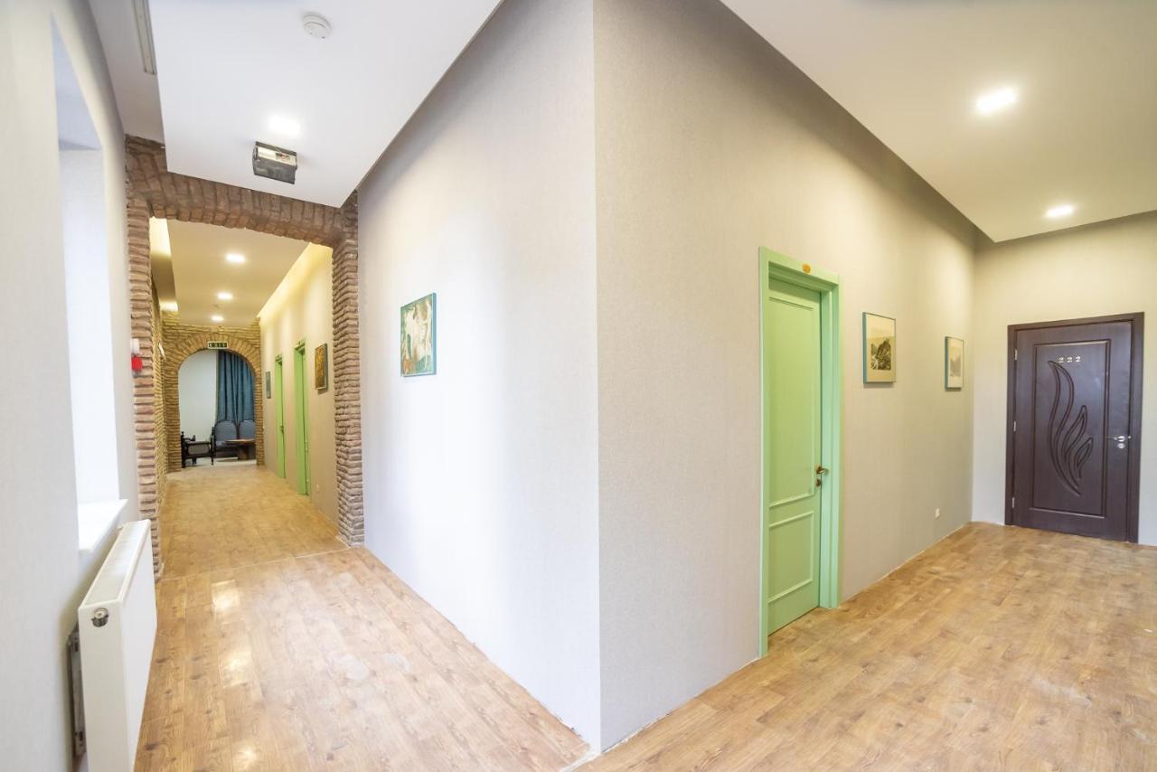 Tiflis Hotel エクステリア 写真