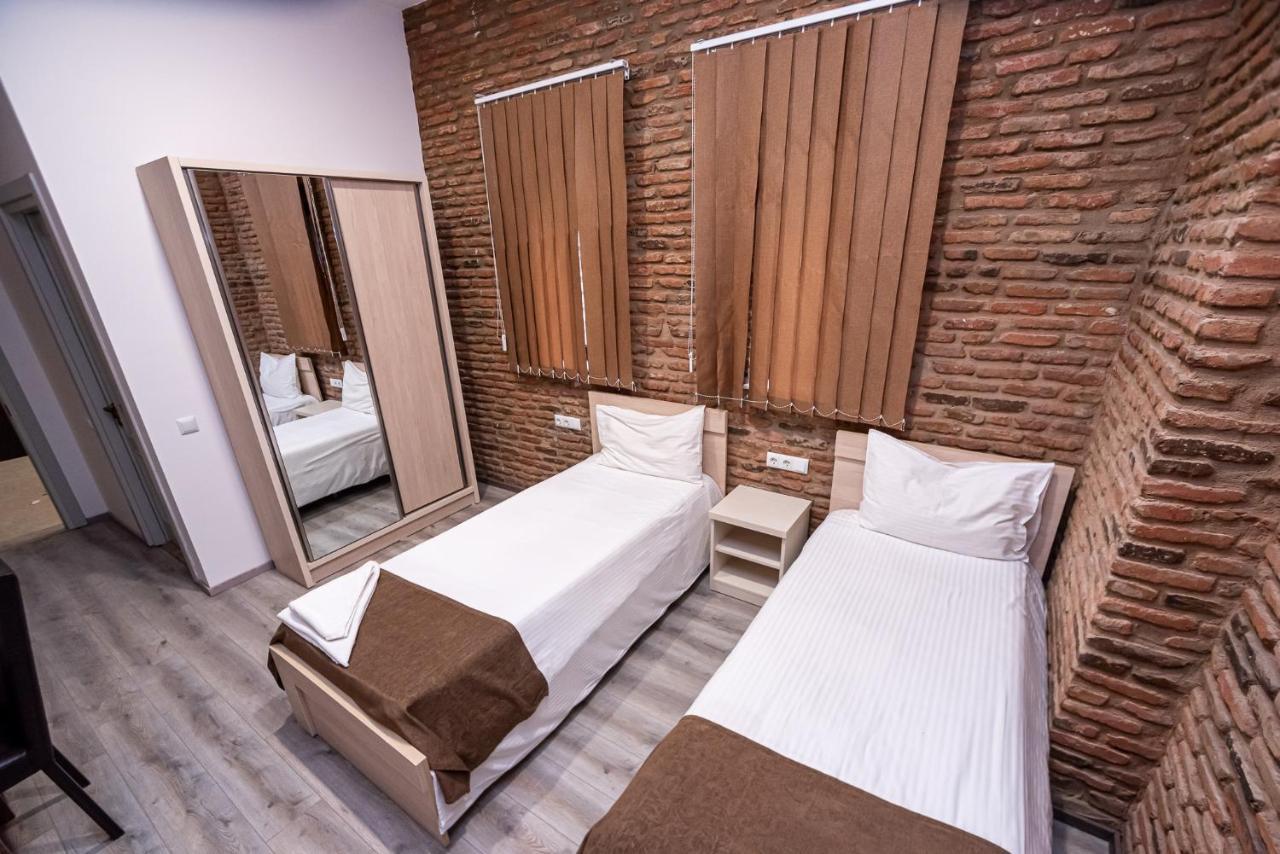 Tiflis Hotel エクステリア 写真