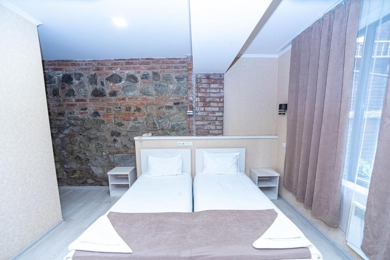 Tiflis Hotel エクステリア 写真