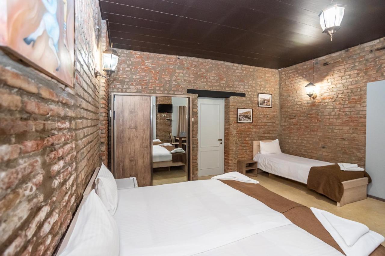 Tiflis Hotel エクステリア 写真