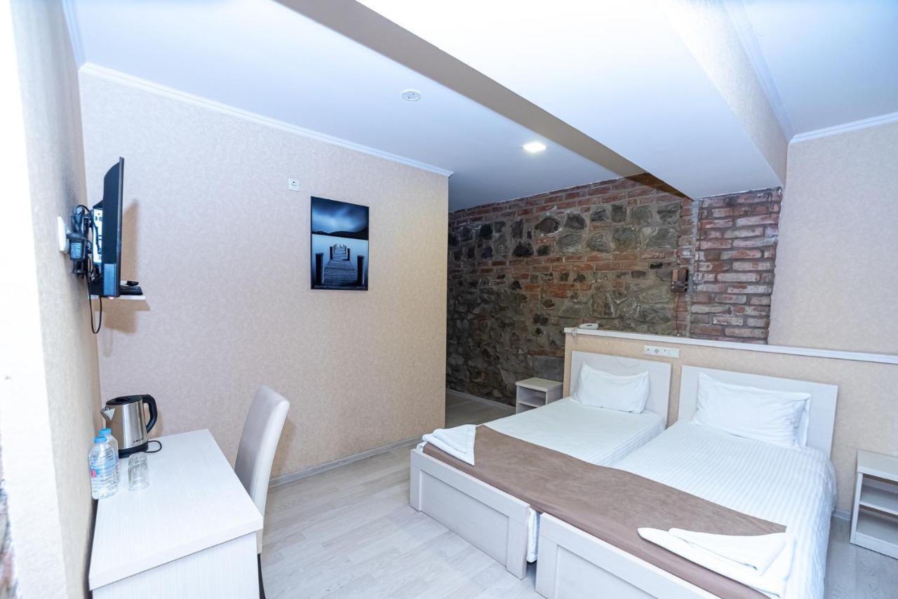 Tiflis Hotel エクステリア 写真