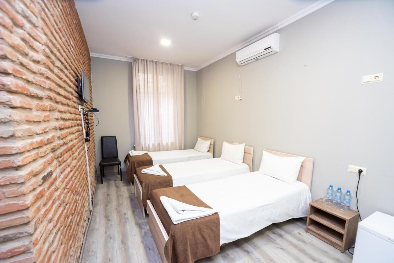 Tiflis Hotel エクステリア 写真