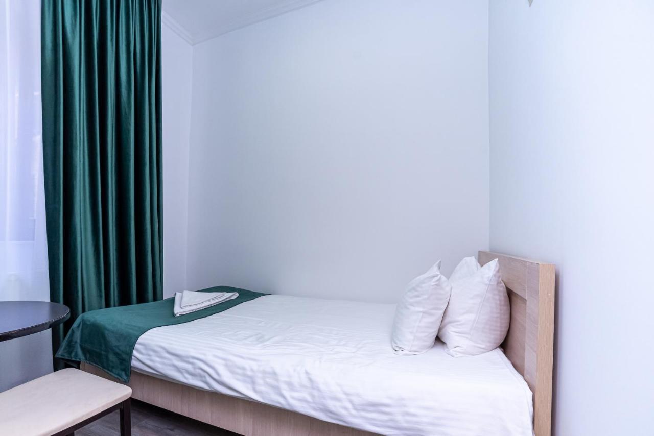 Tiflis Hotel エクステリア 写真