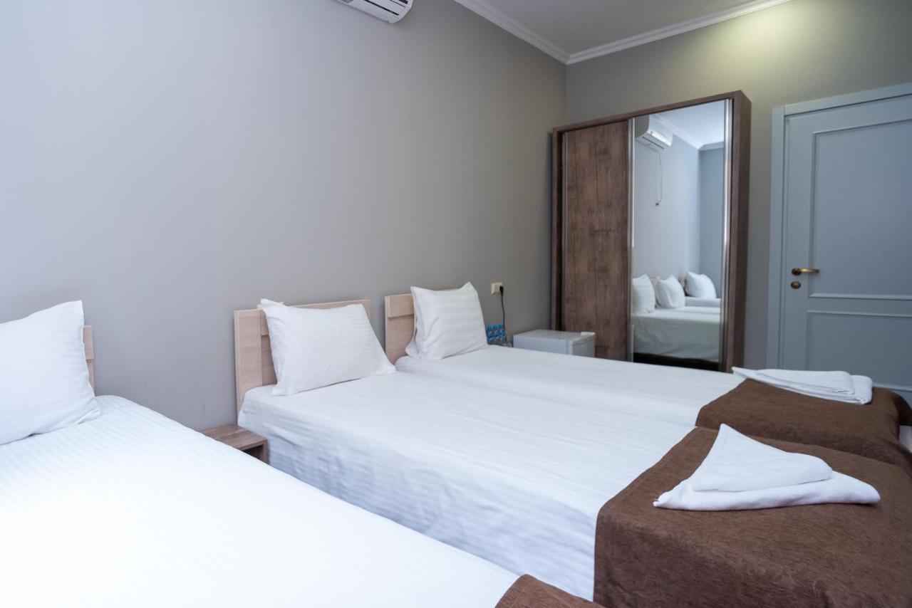 Tiflis Hotel エクステリア 写真