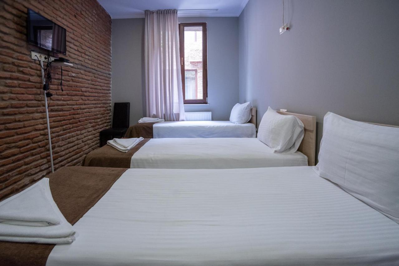 Tiflis Hotel エクステリア 写真