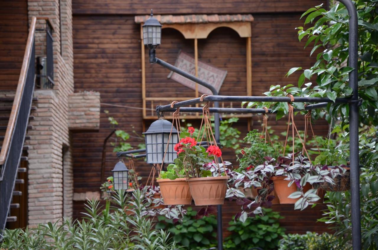 Tiflis Hotel エクステリア 写真