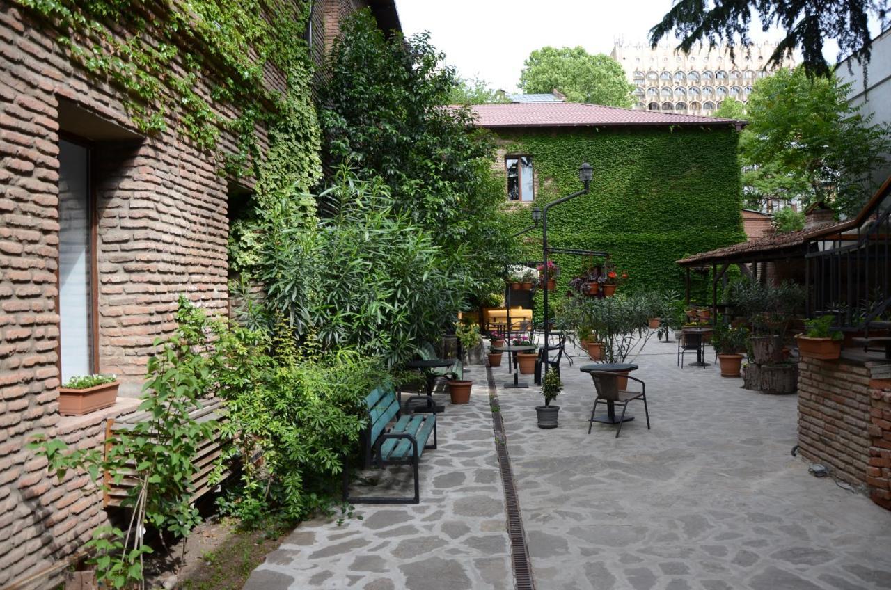 Tiflis Hotel エクステリア 写真